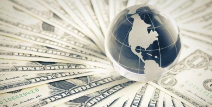 $135B Flight, Pause Rate Hikes? 65% Chance of Recession